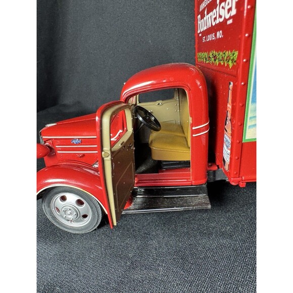 Danbury Mint 1930s Budweiser Christmas Truck With Box And Certificates - Picture 9 of 12